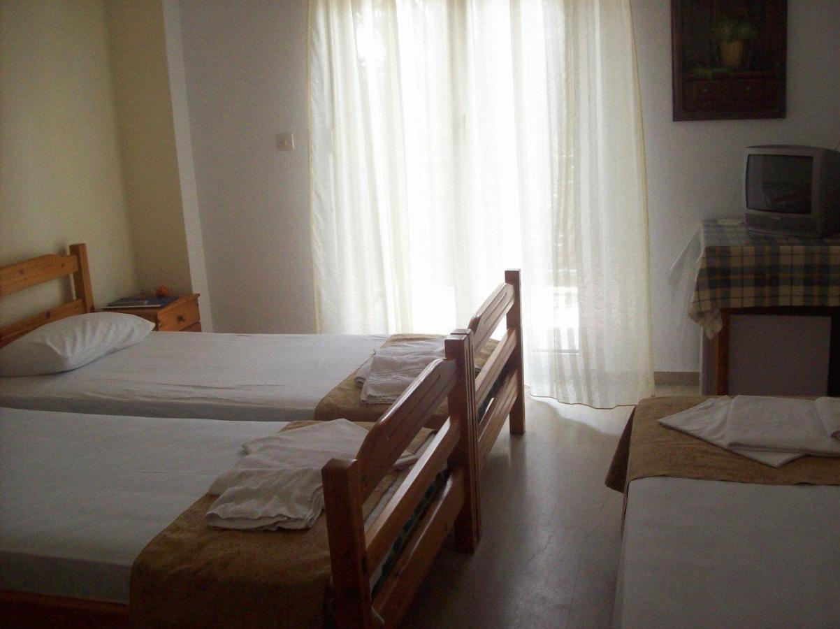 Aquarius Hotel Fourka Oda fotoğraf