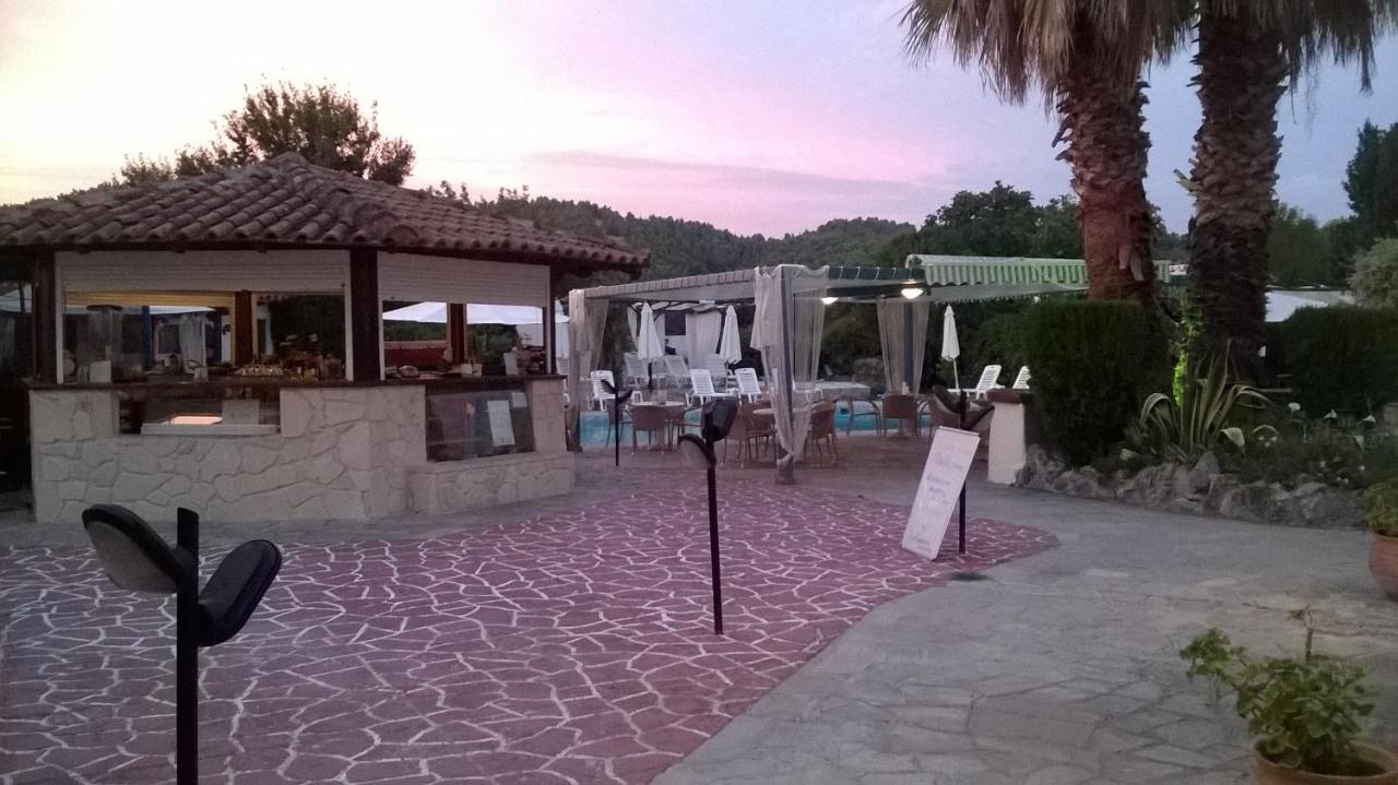 Aquarius Hotel Fourka Dış mekan fotoğraf