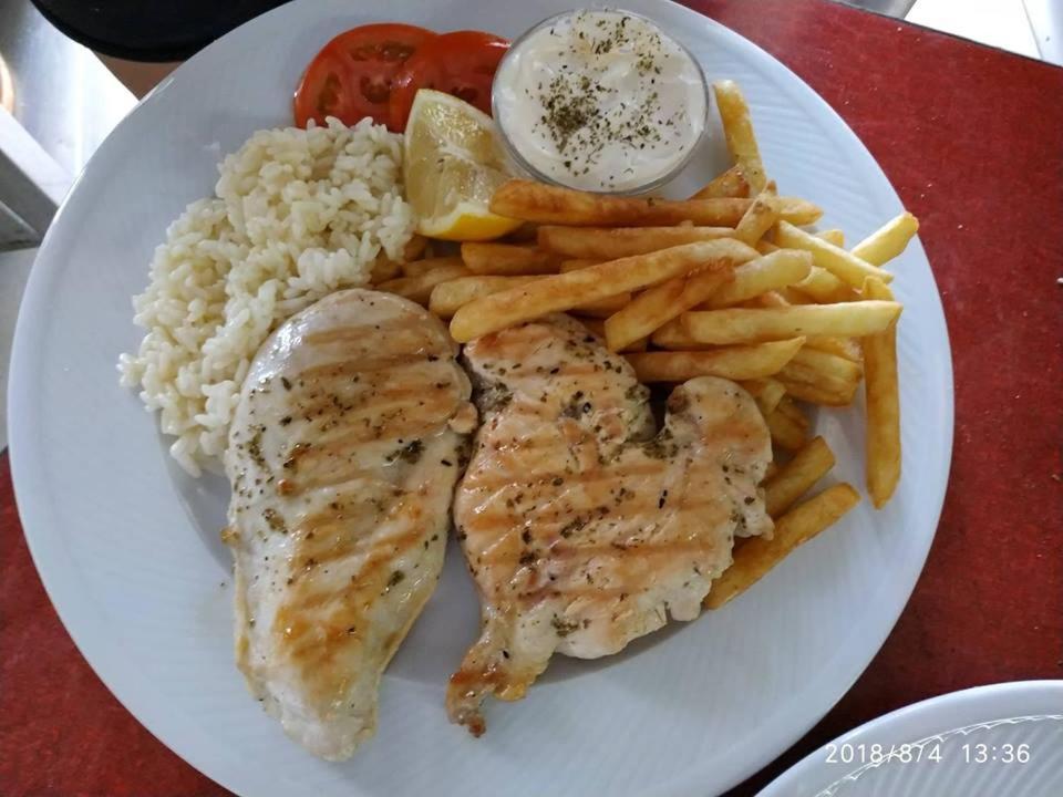 Aquarius Hotel Fourka Dış mekan fotoğraf