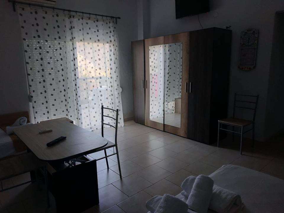 Aquarius Hotel Fourka Dış mekan fotoğraf